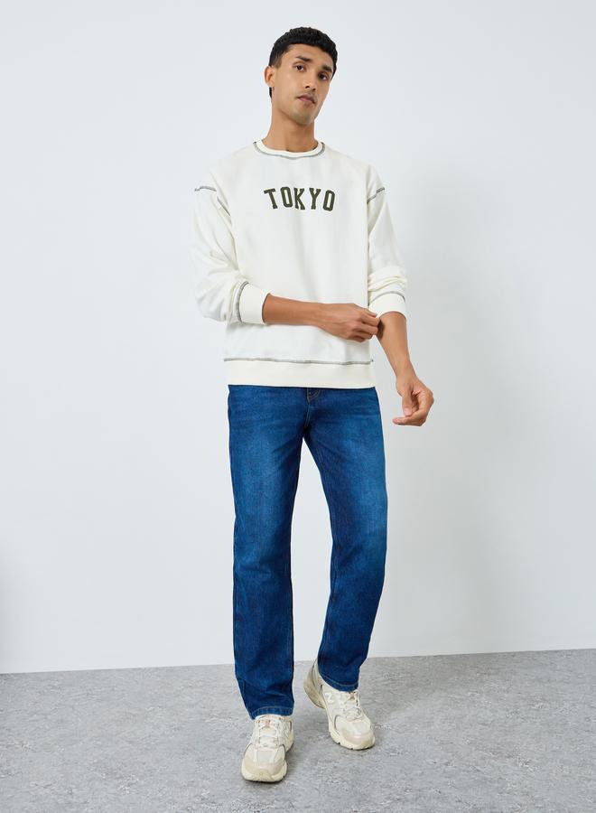 ستايلي جينز بتفاصيل حمض مشطوف بقصة مريحة - Image 1